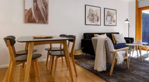 2 Bdrm Apt in Annandale with Courtyard & Parking - Image 4