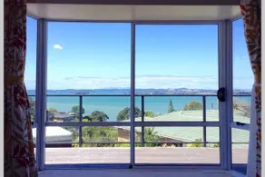 J&L Holiday House - Image 3