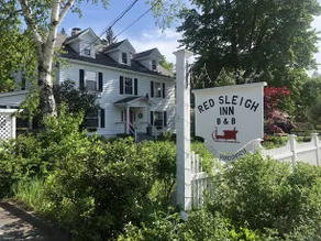 RED SLEIGH INN B&B - Image 1