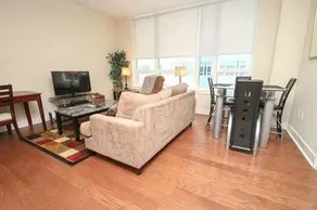 Contemporary 2 Bedroom By Rittenhouse - Image 3