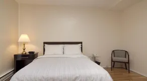 Metro Apartments - Image 4
