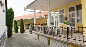 Stop Apartment - Image 4
