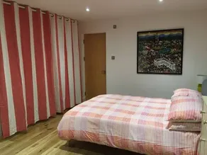 Crashpads Shoreditch Loft with Private Courtyard - Image 4