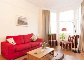 R and R Scotland Apartments - The Rampart - Image 4