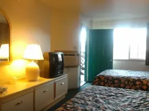 Golden Knight Motel Gresham - Image 4