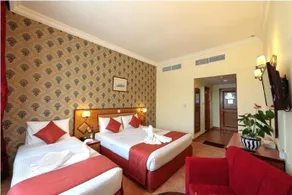 Jonrad Hotel - Image 5