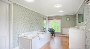 Vicarage House & Pool House - Image 2