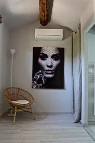 Le Mas Des Muses - Image 2