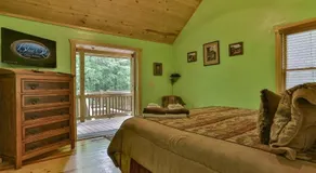 Family-friendly cabin with terrace, hot tub & barbeque | River view | Pet-friendly - Image 4