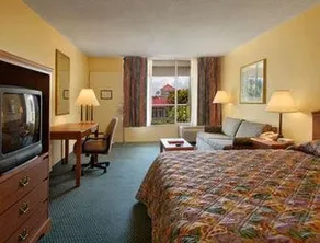 Secrets Hideaway Resort & Spa - Image 5
