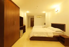 V & M Hotel - Image 3