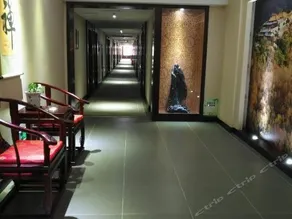 Globeflower Hotel - Image 2