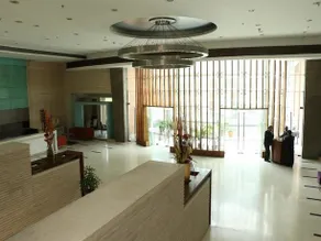 OYO Elite Hambran Road - Image 4