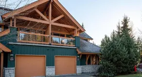 Stunning Chalet Style Townhouse W/ Private Hot Tub - Image 5