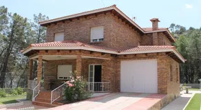 CHALET EN EL CORAZON DE LA SIERRA DE GREDOS, PINAR DE LA ATALAYA-TIEMBLO - Image 5