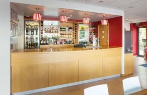 Travelodge Cheshunt - Image 2