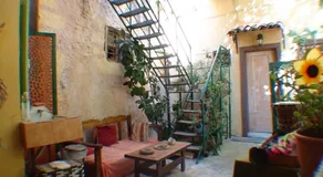 Earini Apartments - Image 5