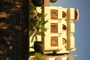 Arabesque Apartments - Image 2