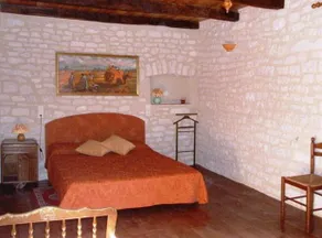 Historic holiday home with garden - Image 5