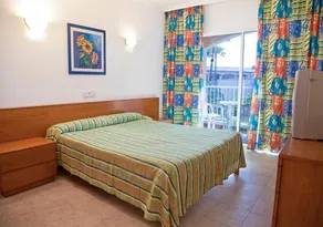 HOTEL PLAYASOL CALA TARIDA - Image 3
