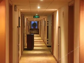 Qingdao Shiguang Hotel (May Fourth Square Ningxia Road Subway Station) - Image 3