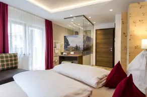 Double room, shower, toilet - Image 3