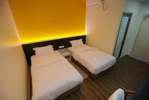 Pantai Regal Boutique Hotel - Image 2