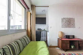 Studio Paris Buttes Chaumont - Image 4