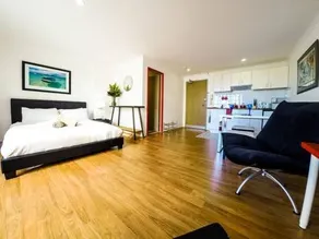 Cozy Studio with Gym & Pool access - Image 4