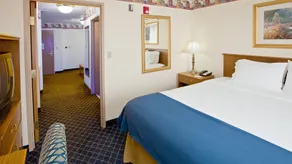 Holiday Inn Express Fremont Angola Area - Image 5