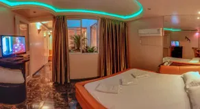 Motel Aquarius (Adults Only) - Image 2