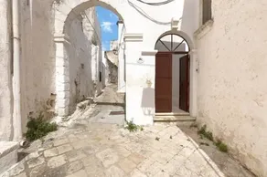 SOTTO L'ARCO - Image 2