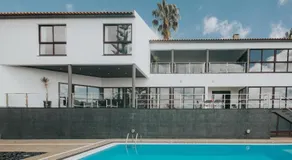 Ample villa with pool and gorgeous ocean view - Image 4