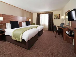 Mercure Letchworth Hall Hotel - Image 4