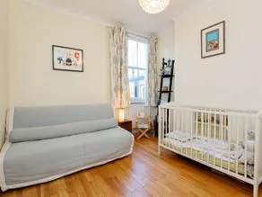 Veeve FrenchStyle 3 Bed Home Townmead Road Fulham - Image 1