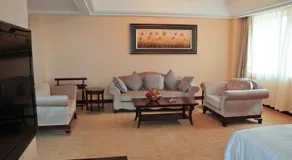 Qilu International Hotel - Image 4