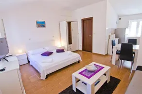 Luxury Old Town Suites - Image 5