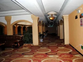 CROWN HOLIDAY HOTEL - Image 5