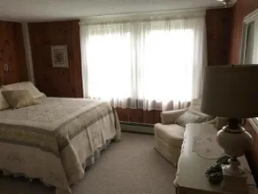 Pleasant Lake House Bed and Breakfast - Image 2