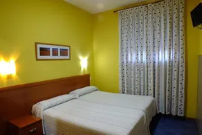 Hostal Los Claveles - Image 3