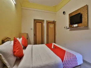OYO 9751 Hotel Vrundavan Residency - Image 3