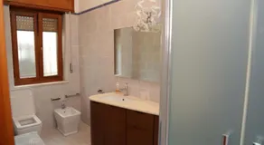 Luxury Apt - Image 5