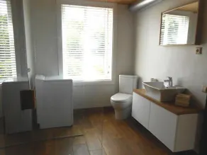 Yellow Center Holiday Home - Image 2