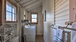 Rustic Lake House on Lake Champlain s Barney Point - Image 3