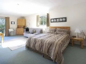 Ebb Tide Bed & Breakfast - Image 4