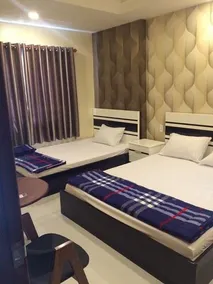 Cozy Hotel - Image 5