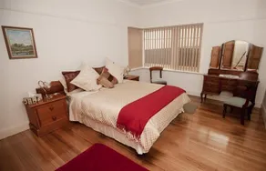 Hillside Cottage New Norfolk - Image 3