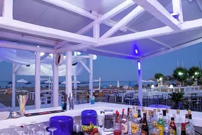 Gregory Peck Beach Break Apartments - Image 3