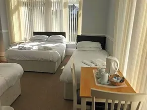 Queen Victoria Hotel - Image 2