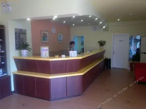Home Inn Hangzhou Wulin Plaza Wenhui Road - Image 2